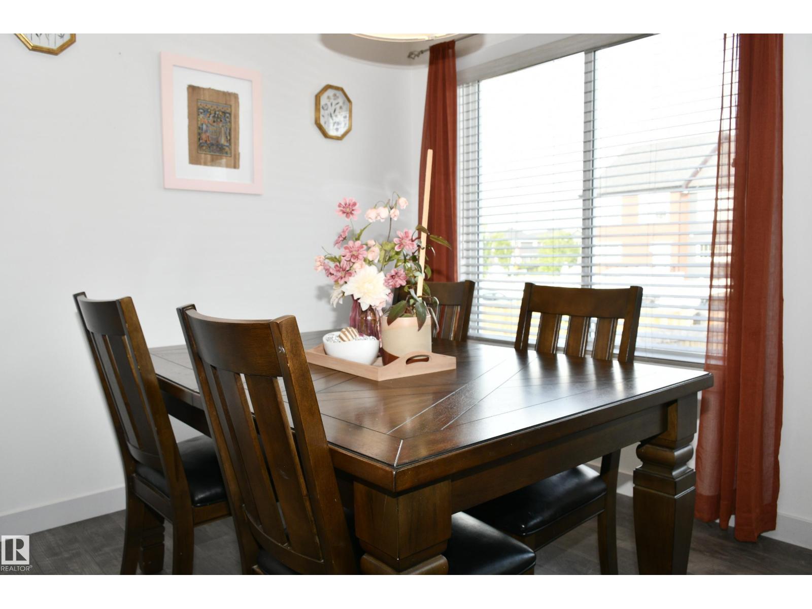 560 STURTZ LI - Image 17