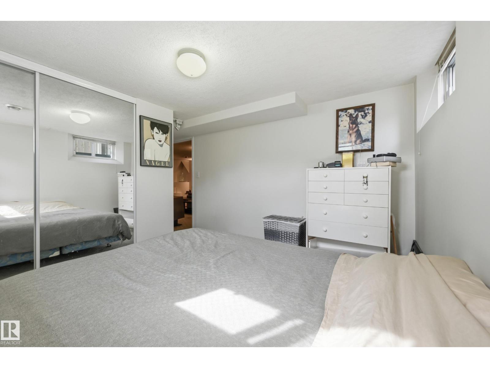 10935 127 Street NW - Photo 39