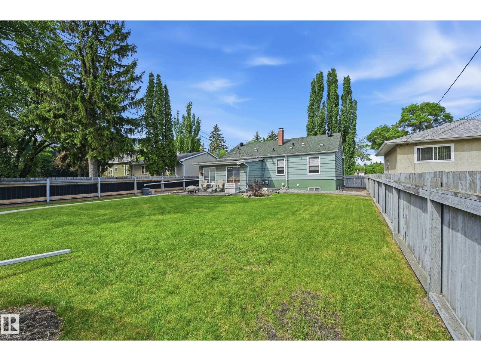 10935 127 Street NW - Photo 45