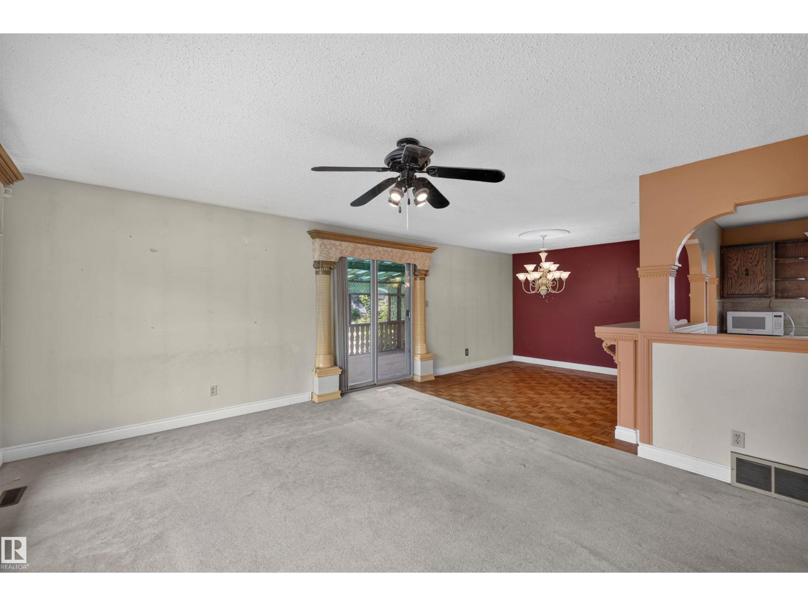 6348 34A AV NW - 6