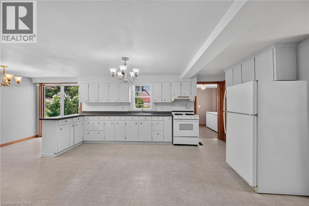 833 LYNN VALLEY Road - 10