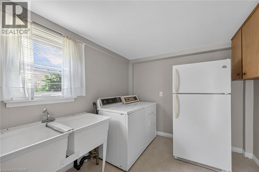 833 LYNN VALLEY Road - 15