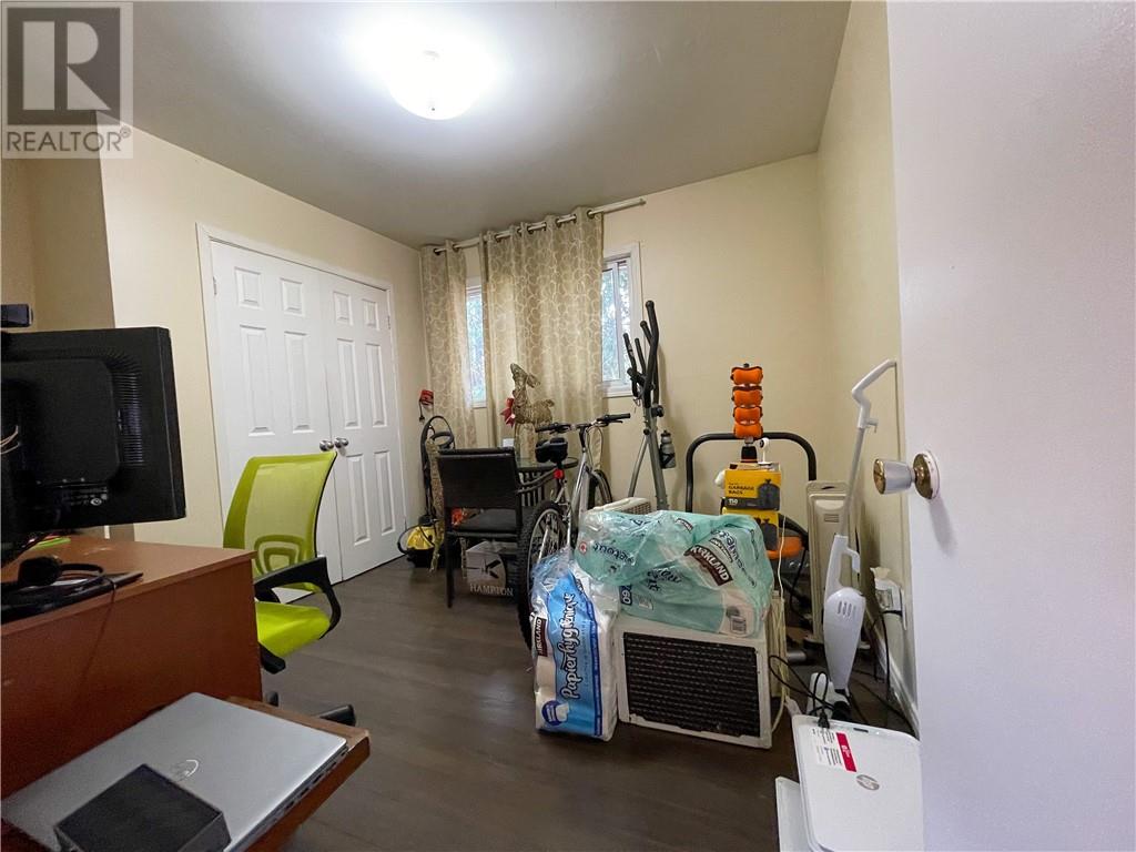 17 Clairmont Street - 9