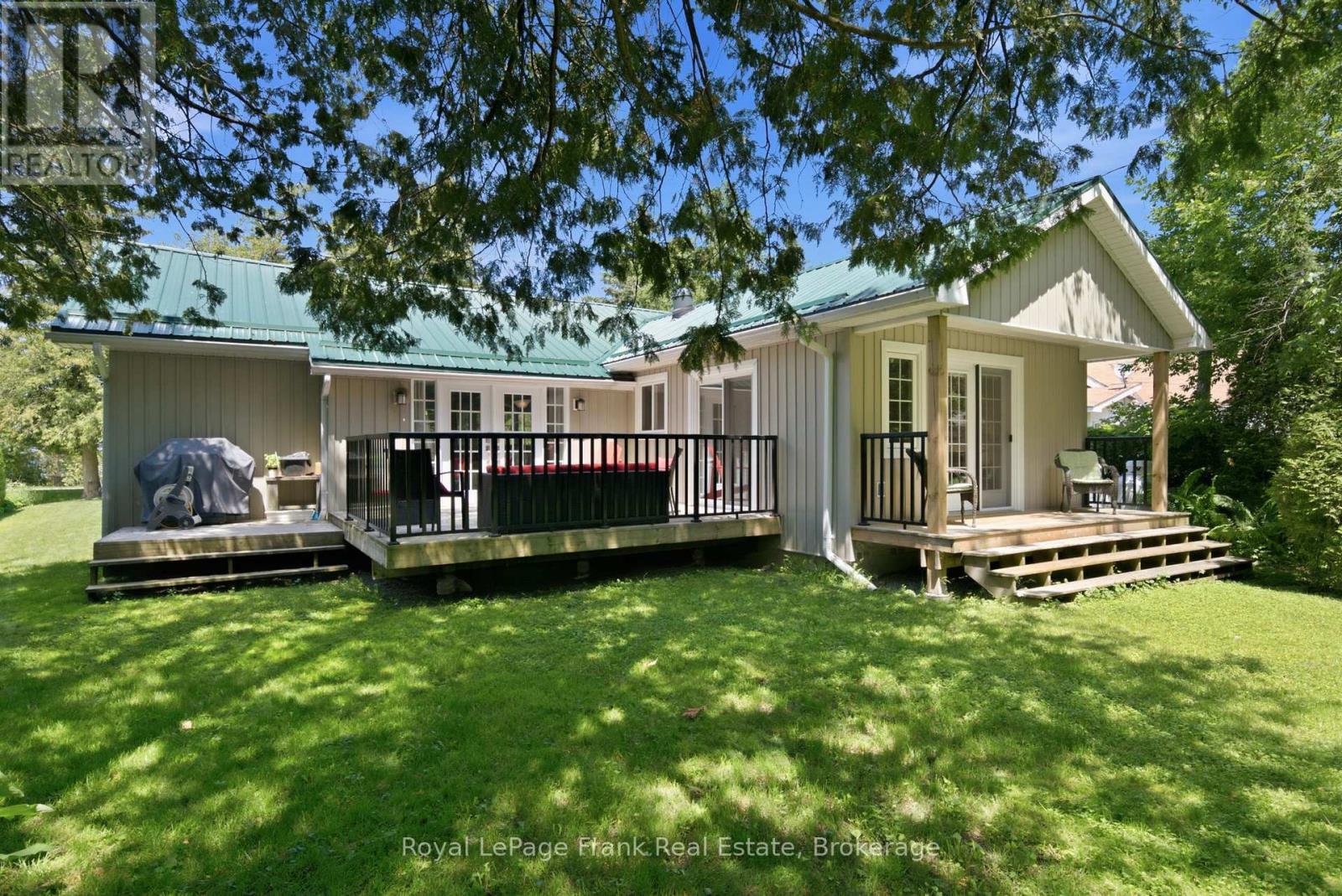15 LAKESHORE ROAD - Image 36