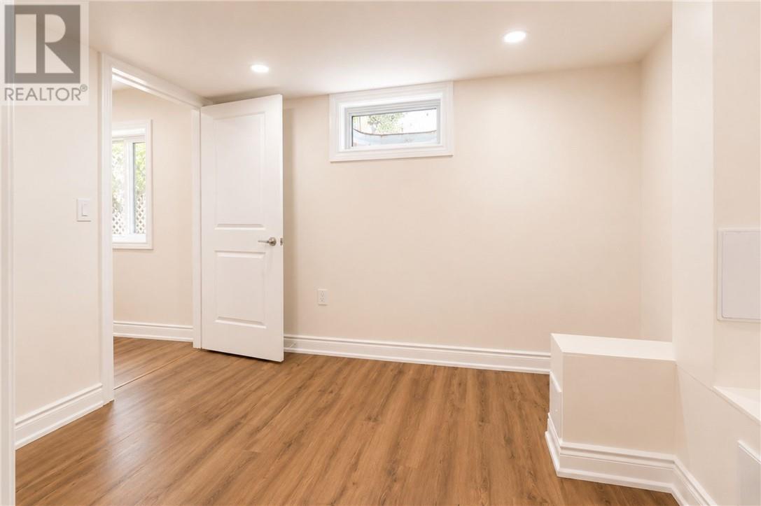 582 Ash Street - 15