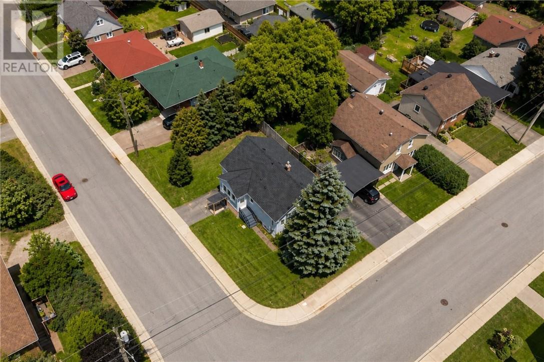 582 Ash Street, Sudbury — photo 3