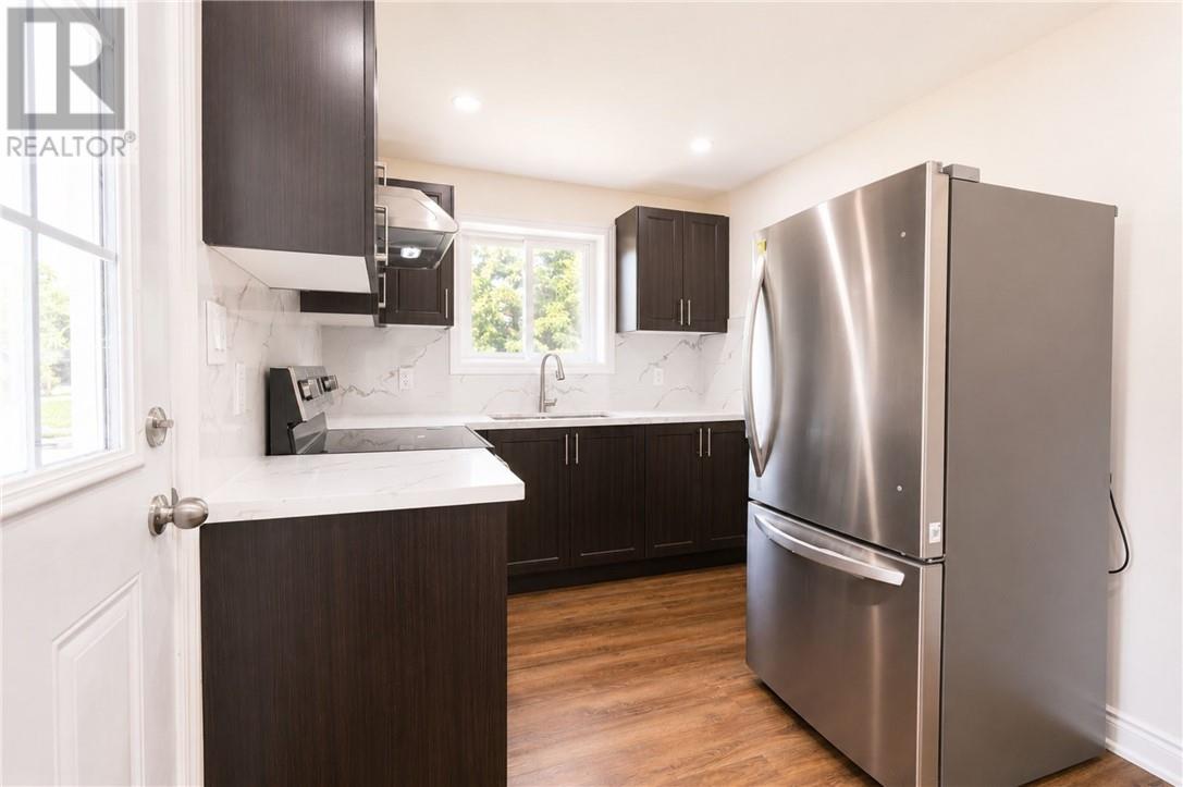 582 Ash Street - 31