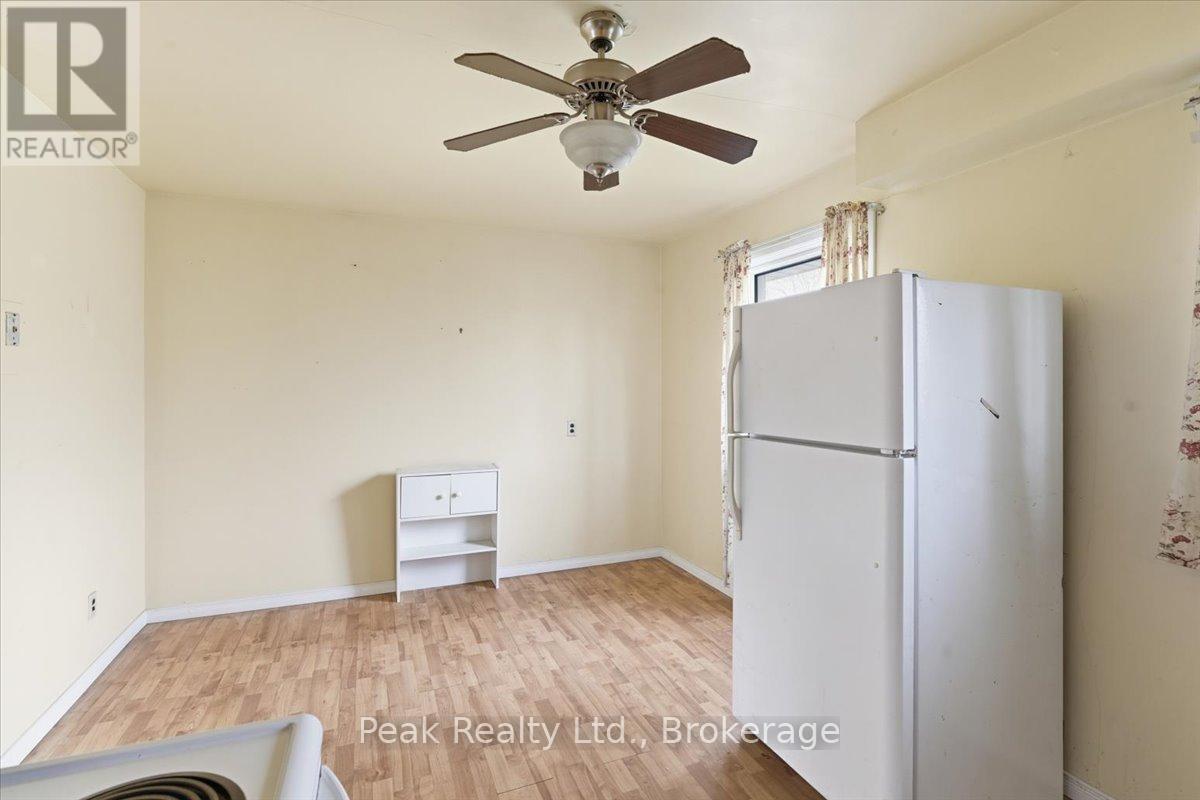 644 PERRY CRESCENT - Image 13