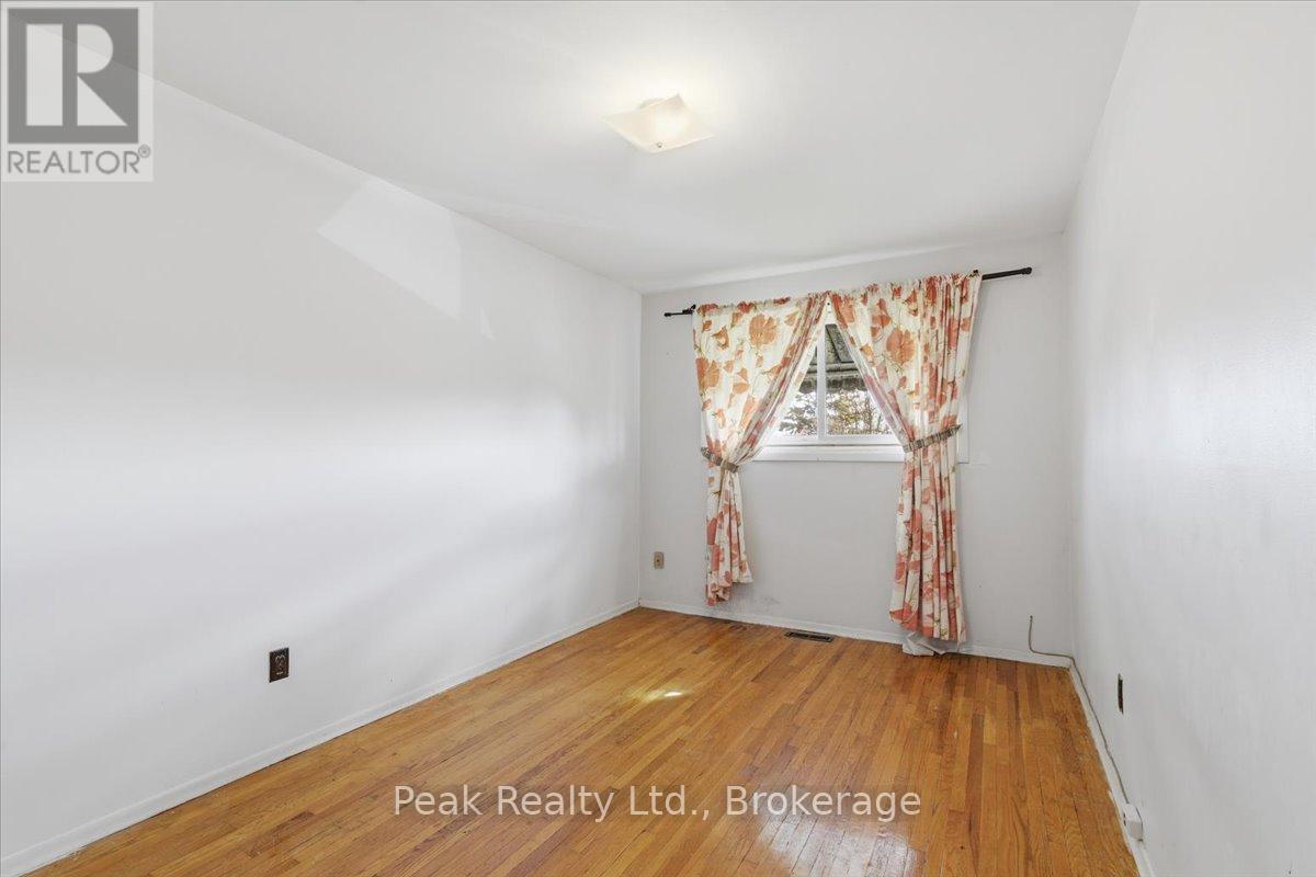 644 PERRY CRESCENT - Image 20