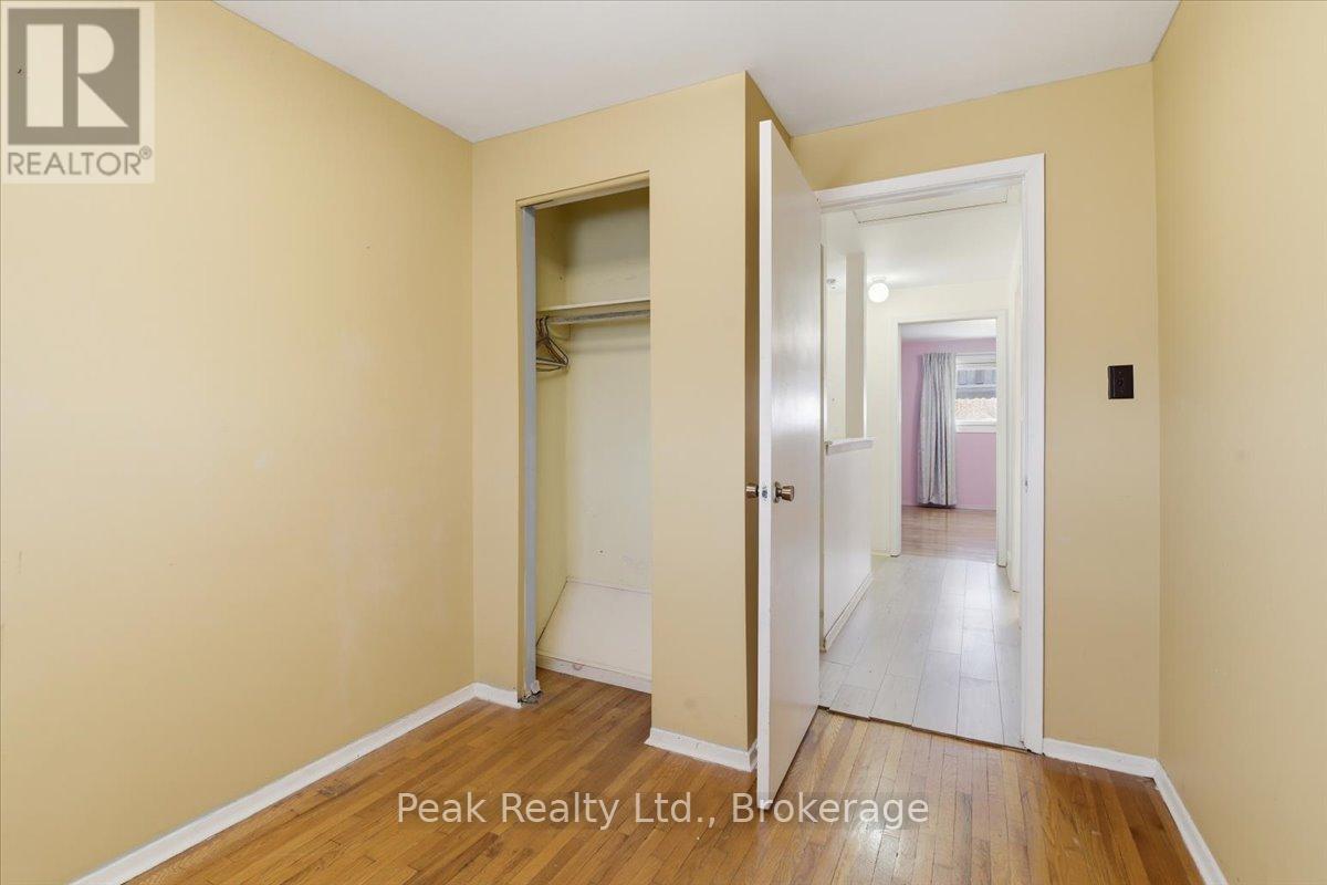 644 PERRY CRESCENT - 23