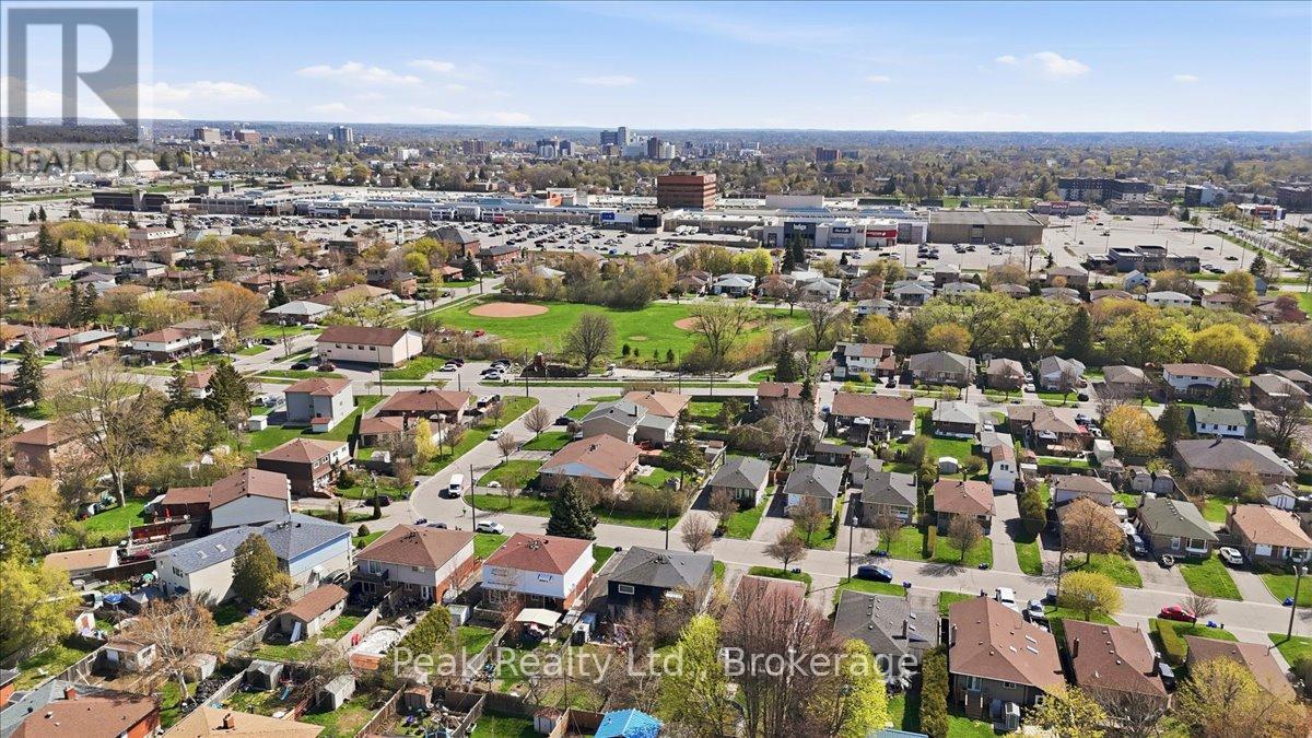 644 PERRY CRESCENT - Image 37