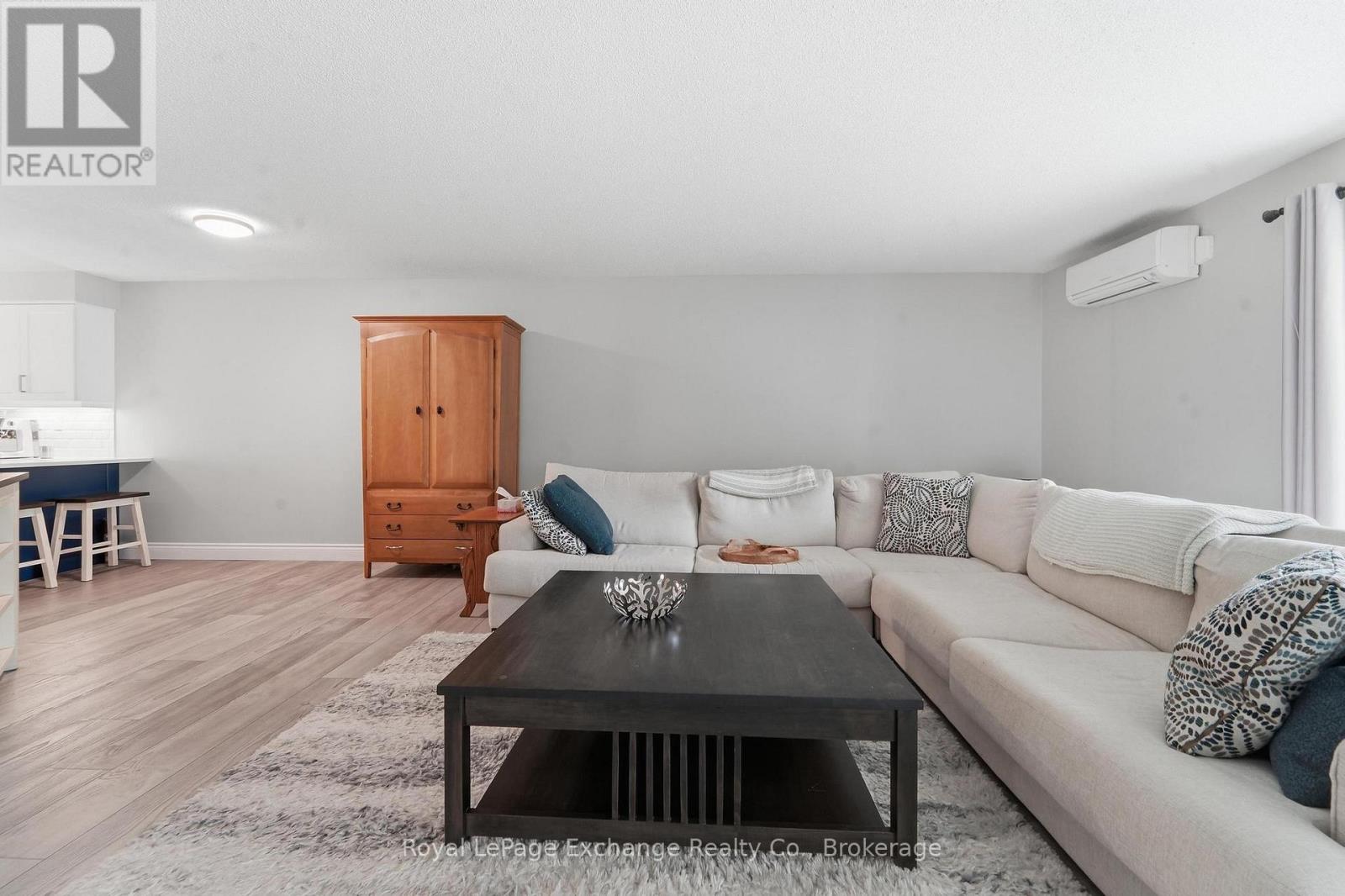 #204 200 HARBOUR STREET - 11
