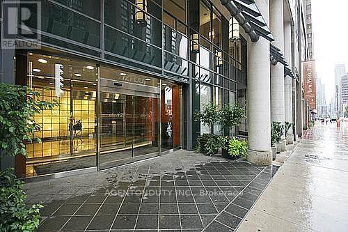 Photo of 1121 Bay Street