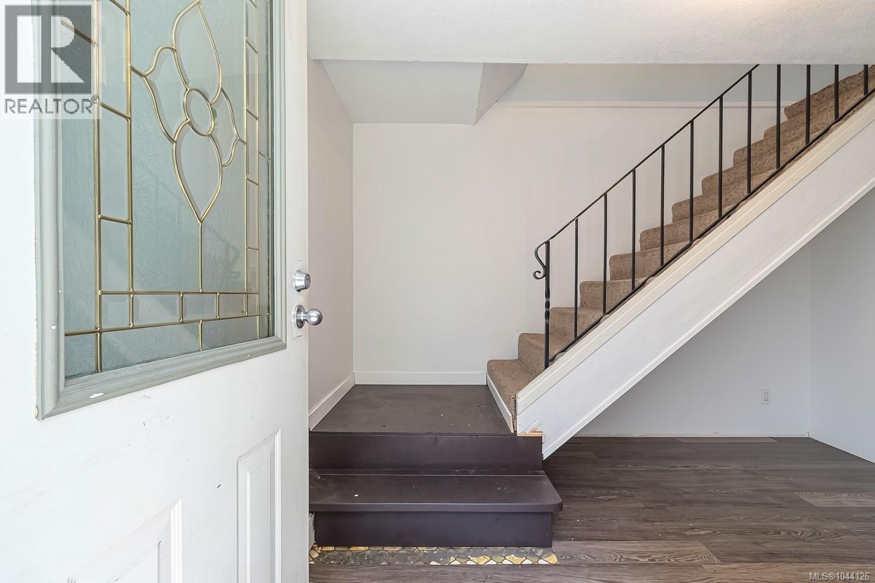 3330 Ravenwood Rd - 5
