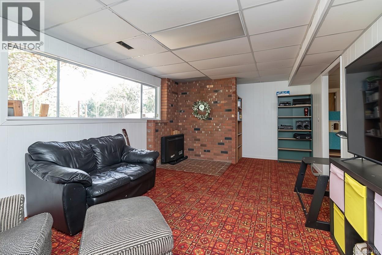 3330 Ravenwood Rd - Image 11