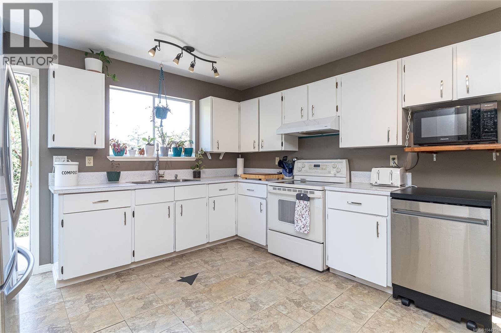 3330 Ravenwood Rd - Image 21