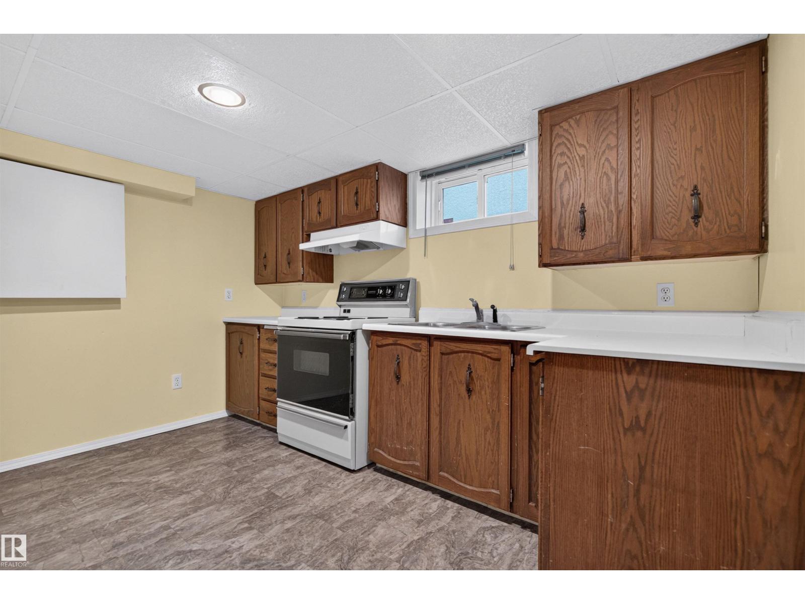 10424 76 AV NW - Image 15