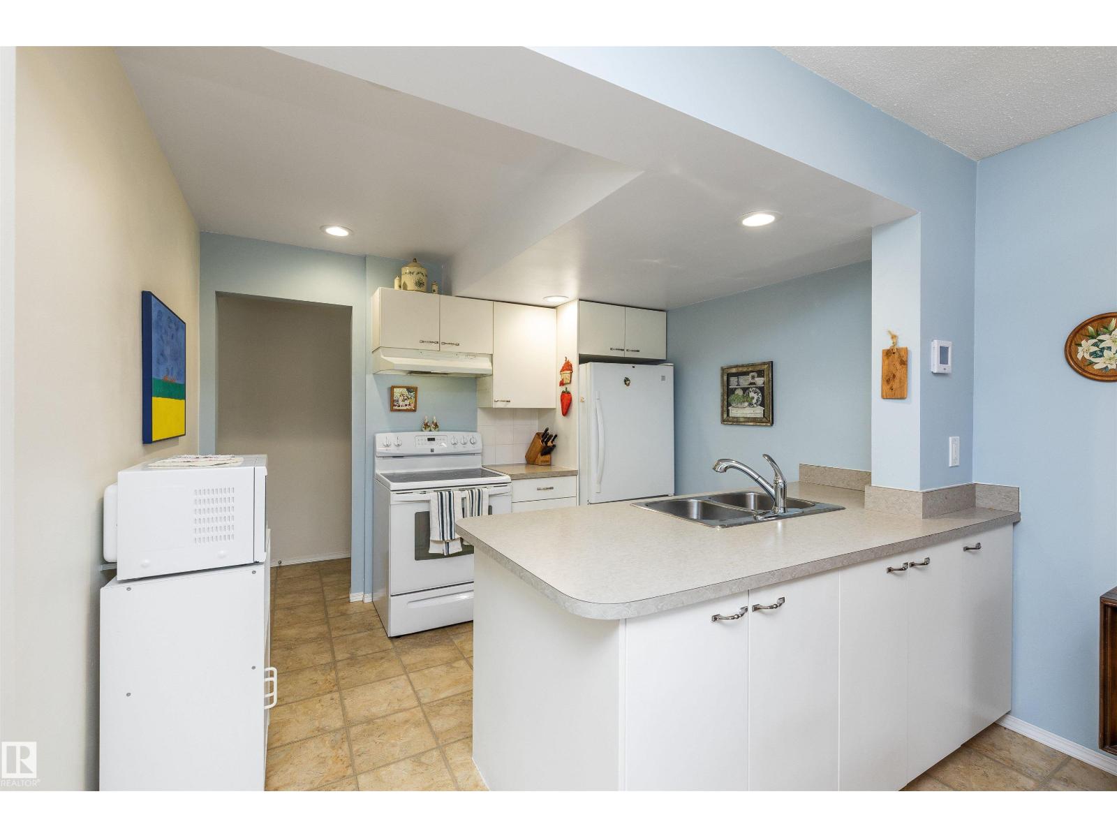 23 GRANDVIEW RG - Image 10
