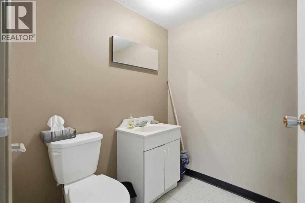 586 Main Avenue West - Photo 36