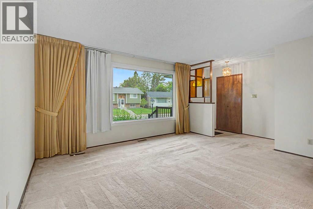 163 Lake Sylvan Close SE - Image 4