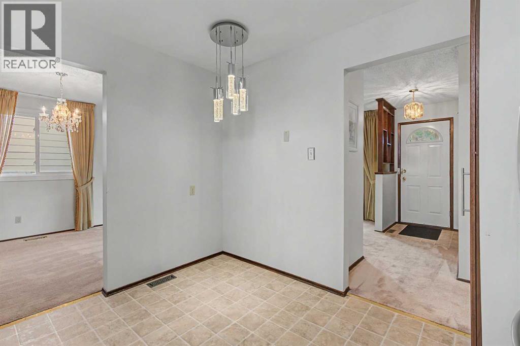 163 Lake Sylvan Close SE - Image 13