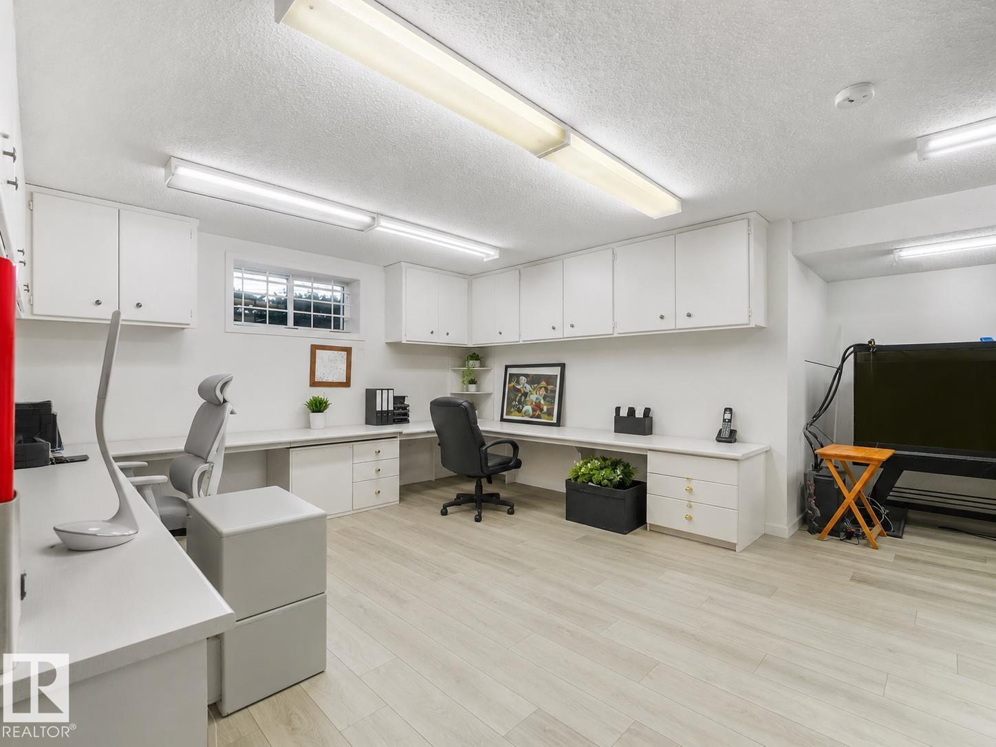 2824 37 ST NW - 37