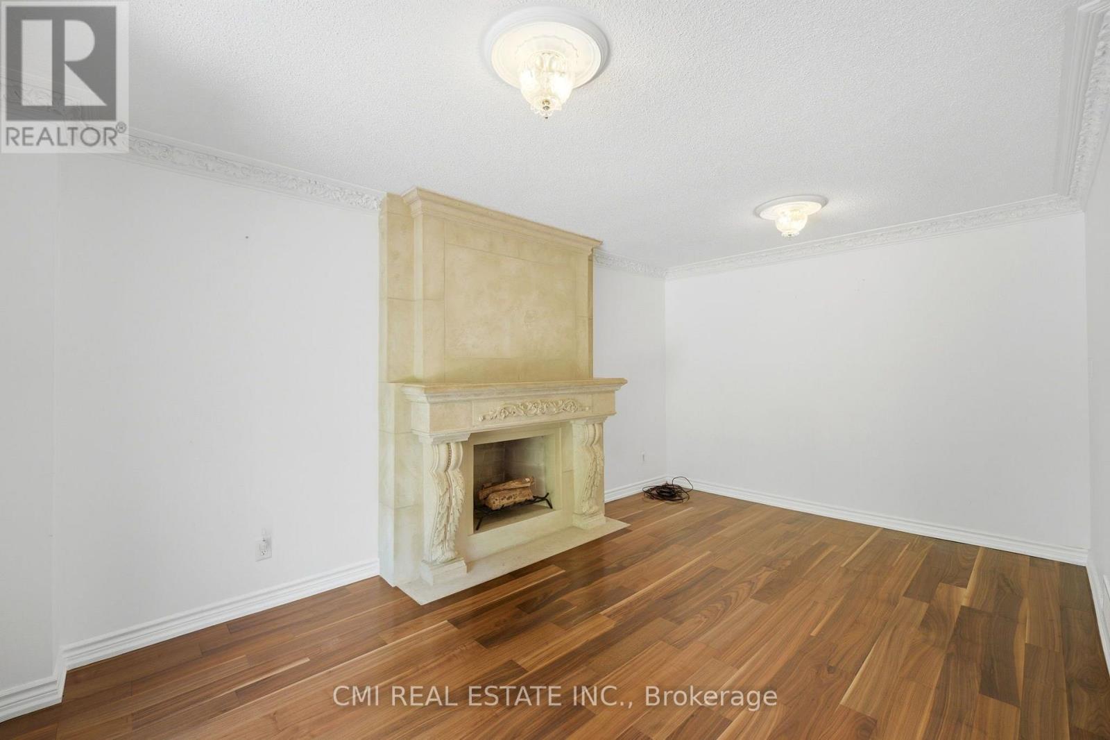 127 O'CONNOR CRESCENT - 12