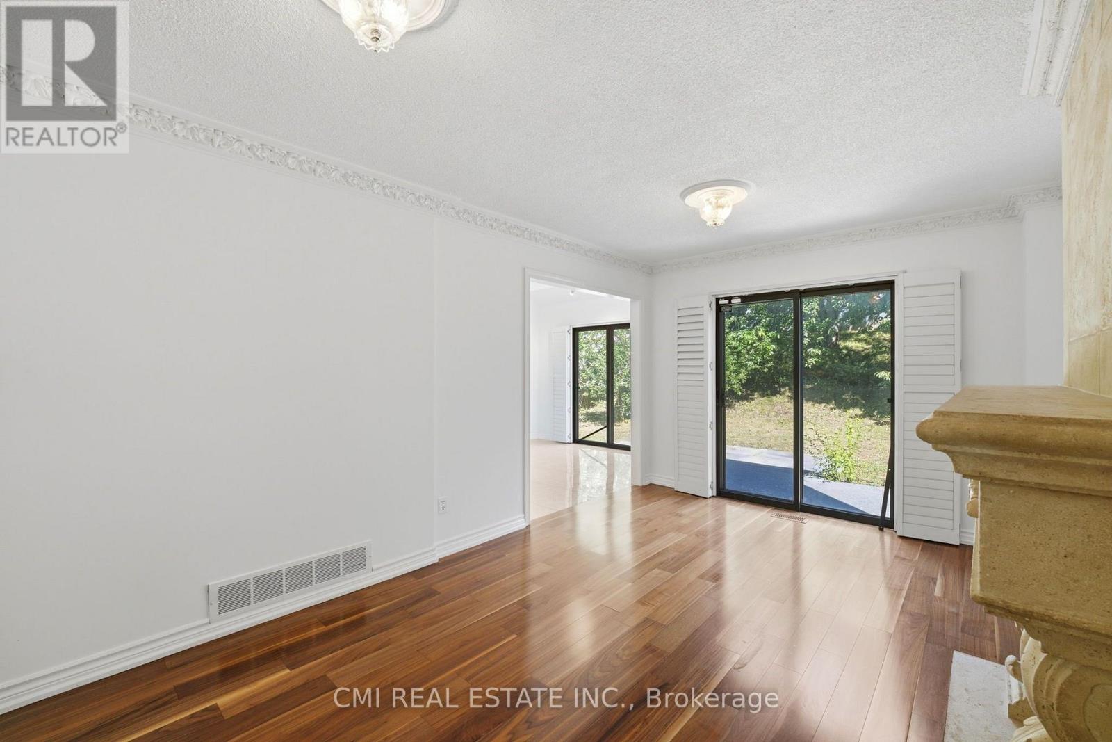 127 O'CONNOR CRESCENT - 13