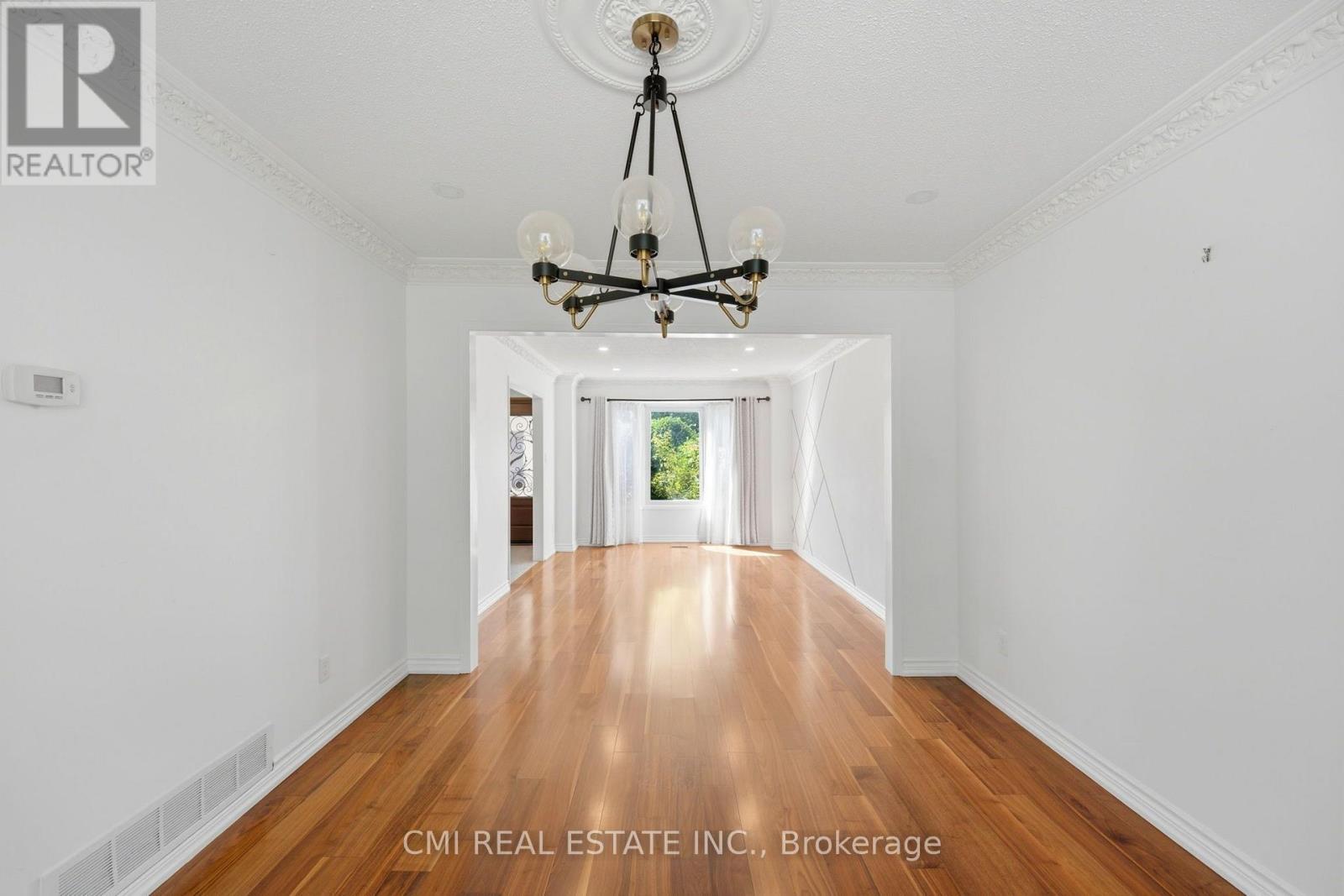 127 O'CONNOR CRESCENT - 18