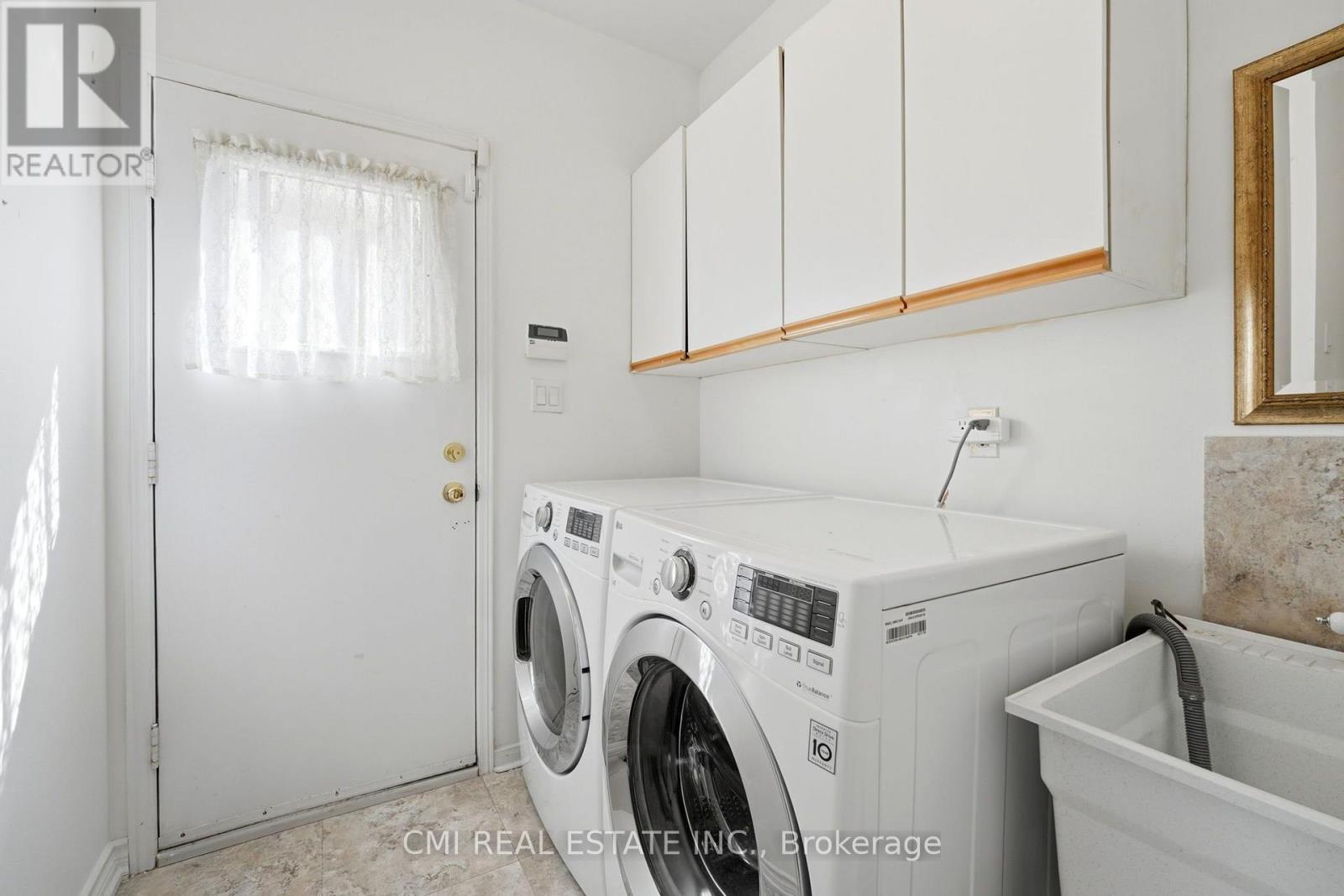 127 O'CONNOR CRESCENT - 29
