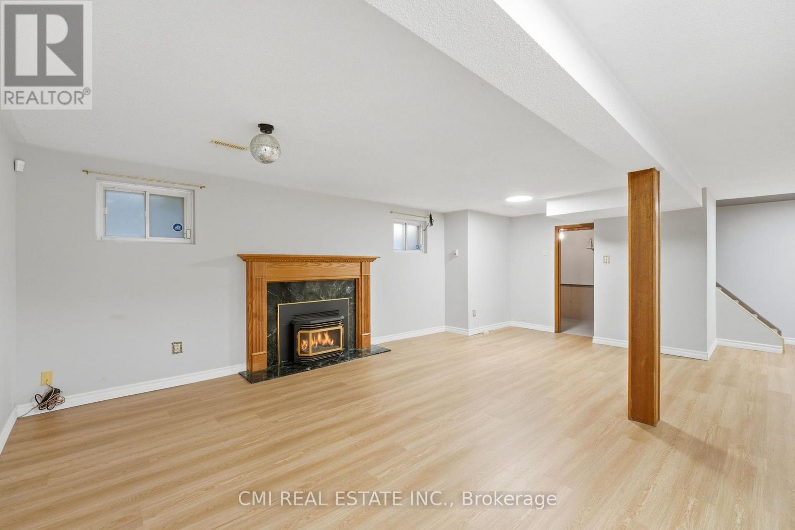 127 O'CONNOR CRESCENT - 35