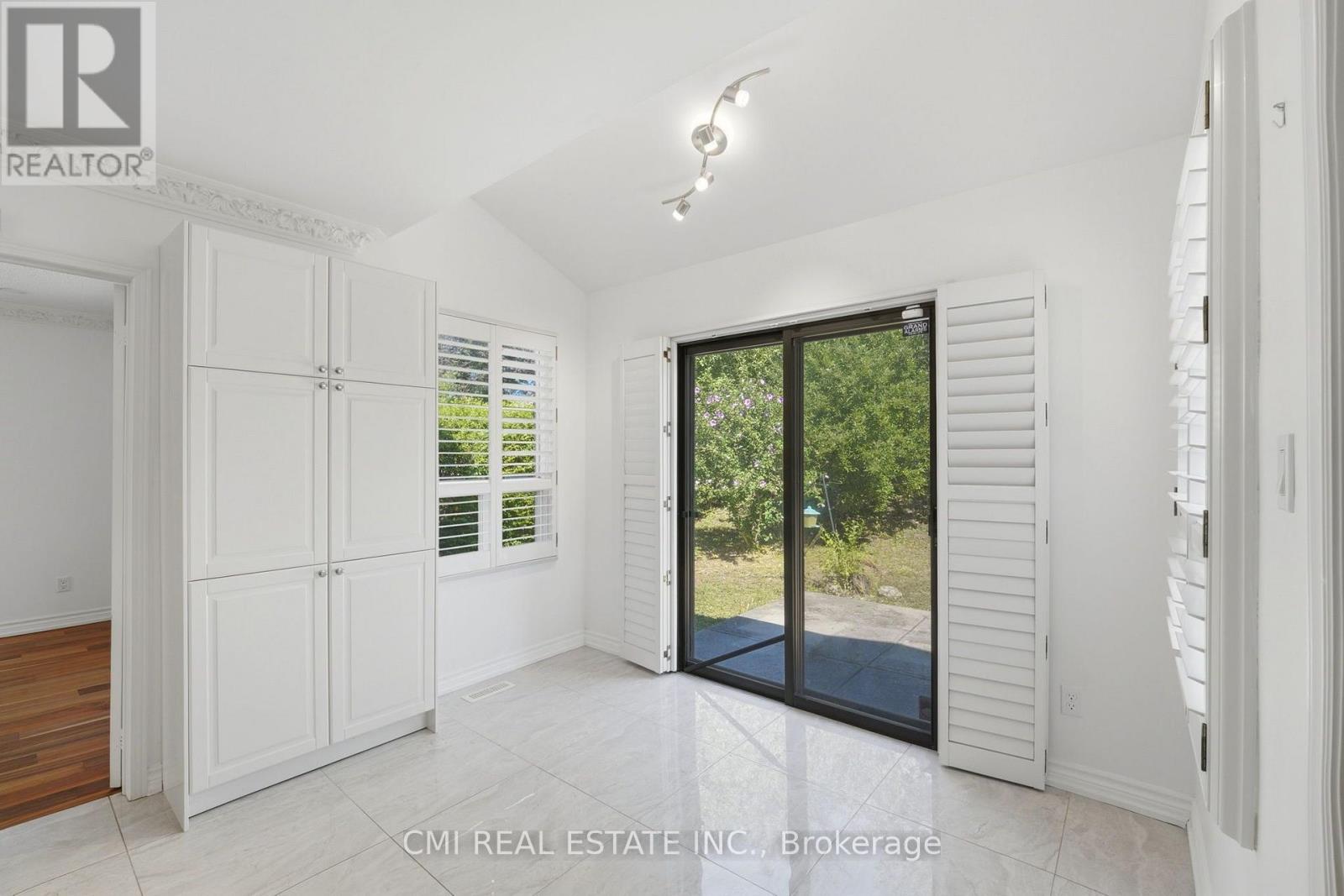 127 O'CONNOR CRESCENT - 6
