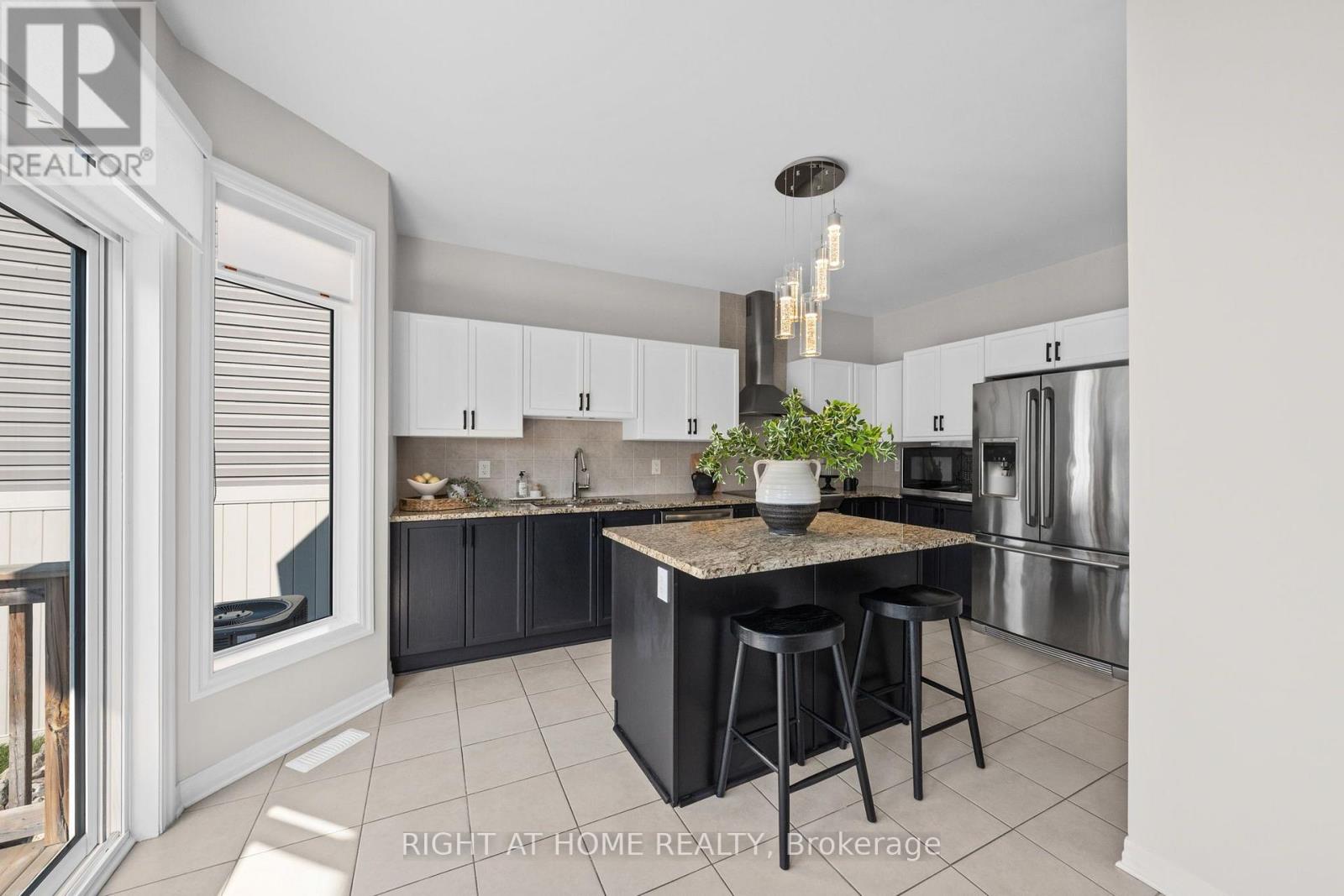 4 Bed, 4 Bath House for Sale in Ottawa – 525 PEERLESS STREET, Ottawa – MLS# X13647008 - Image 12