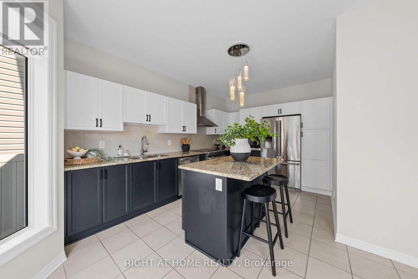4 Bed, 4 Bath House for Sale in Ottawa – 525 PEERLESS STREET, Ottawa – MLS# X13647008 - Image 13