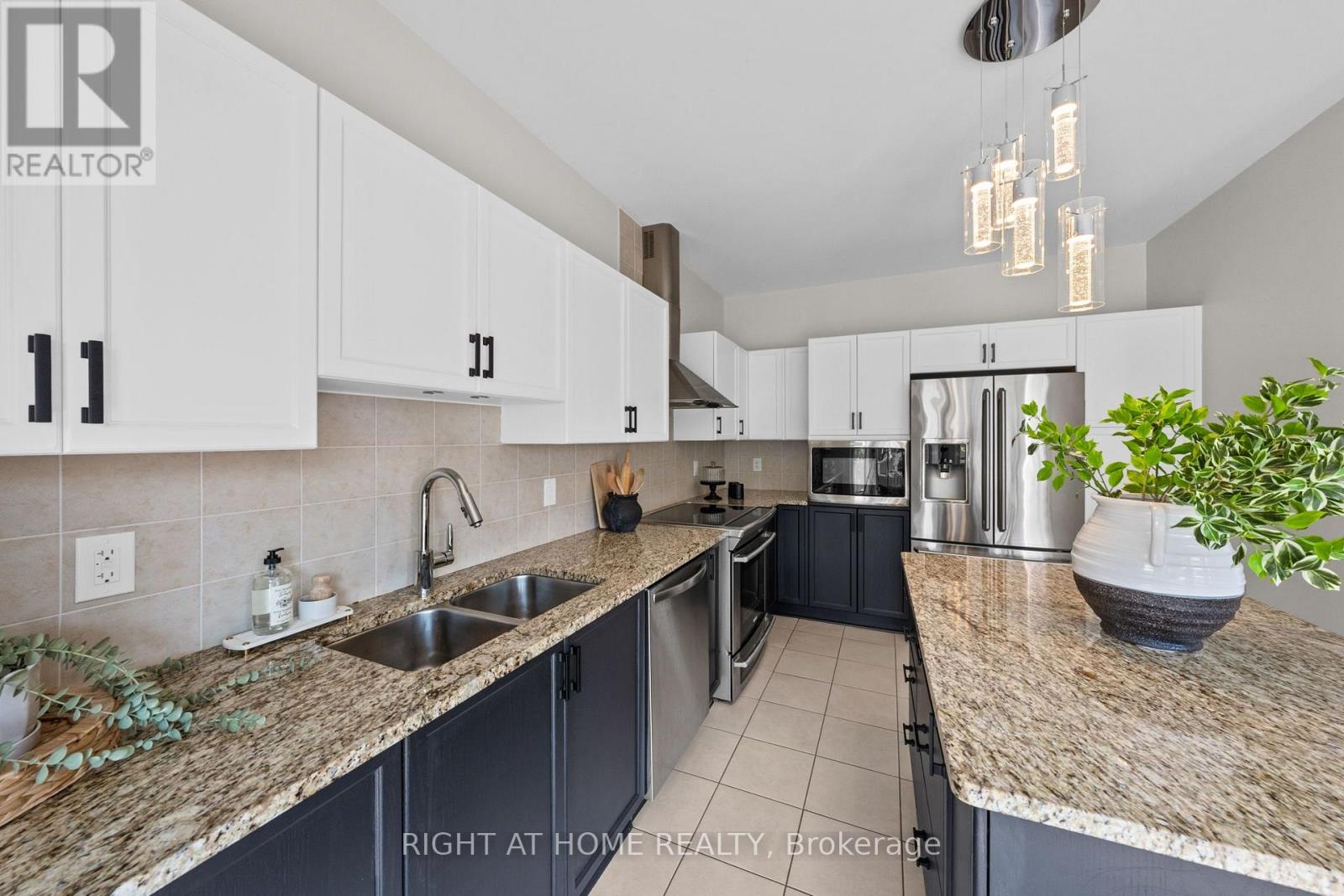 4 Bed, 4 Bath House for Sale in Ottawa – 525 PEERLESS STREET, Ottawa – MLS# X13647008 - Image 14