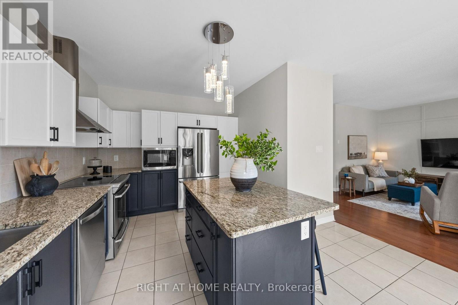 4 Bed, 4 Bath House for Sale in Ottawa – 525 PEERLESS STREET, Ottawa – MLS# X13647008 - Image 15