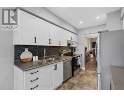Bathroom - 219 - 2110 Cleaver Avenue, Burlington, ON L7M3Z4 Photo 7