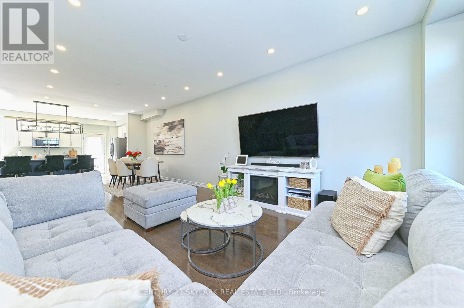 126 FRUITVALE CIRCLE - 10