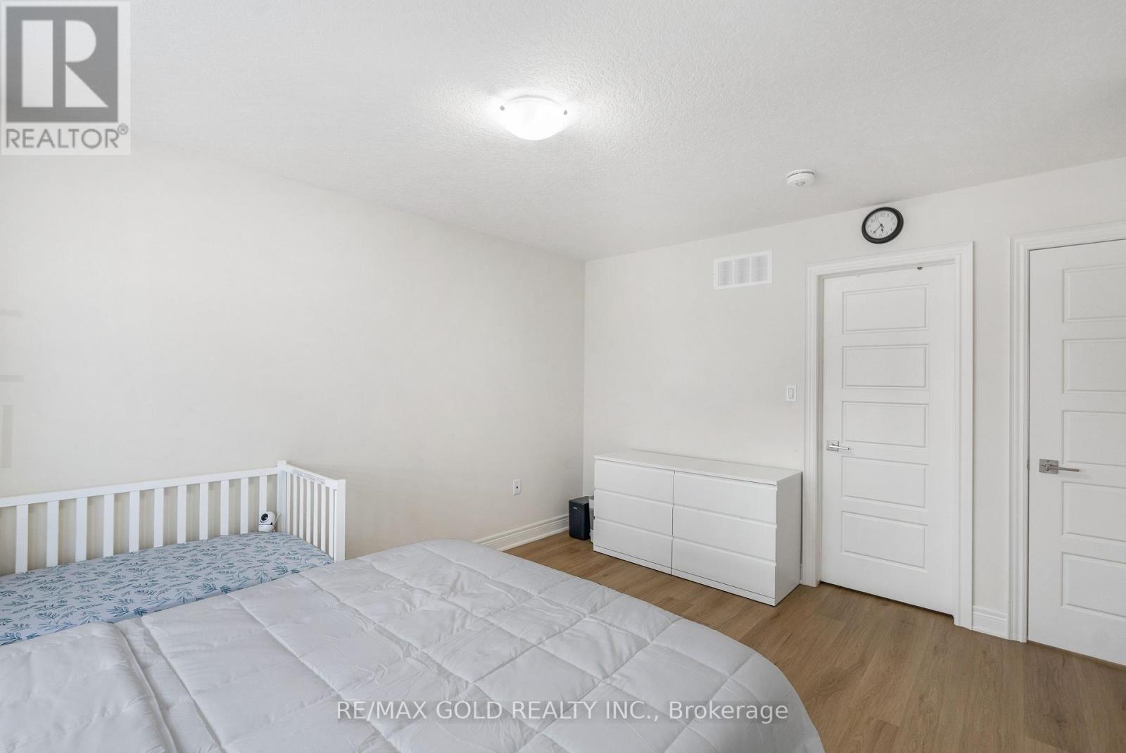 #29 166 MOUNT ALBION ROAD - 17
