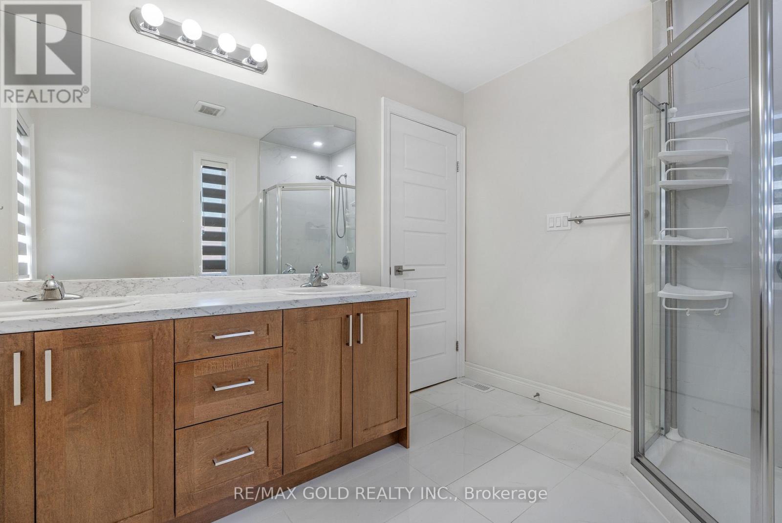 #29 166 MOUNT ALBION ROAD - 18
