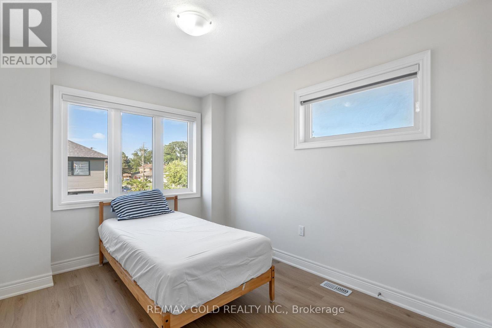 #29 166 MOUNT ALBION ROAD - 22