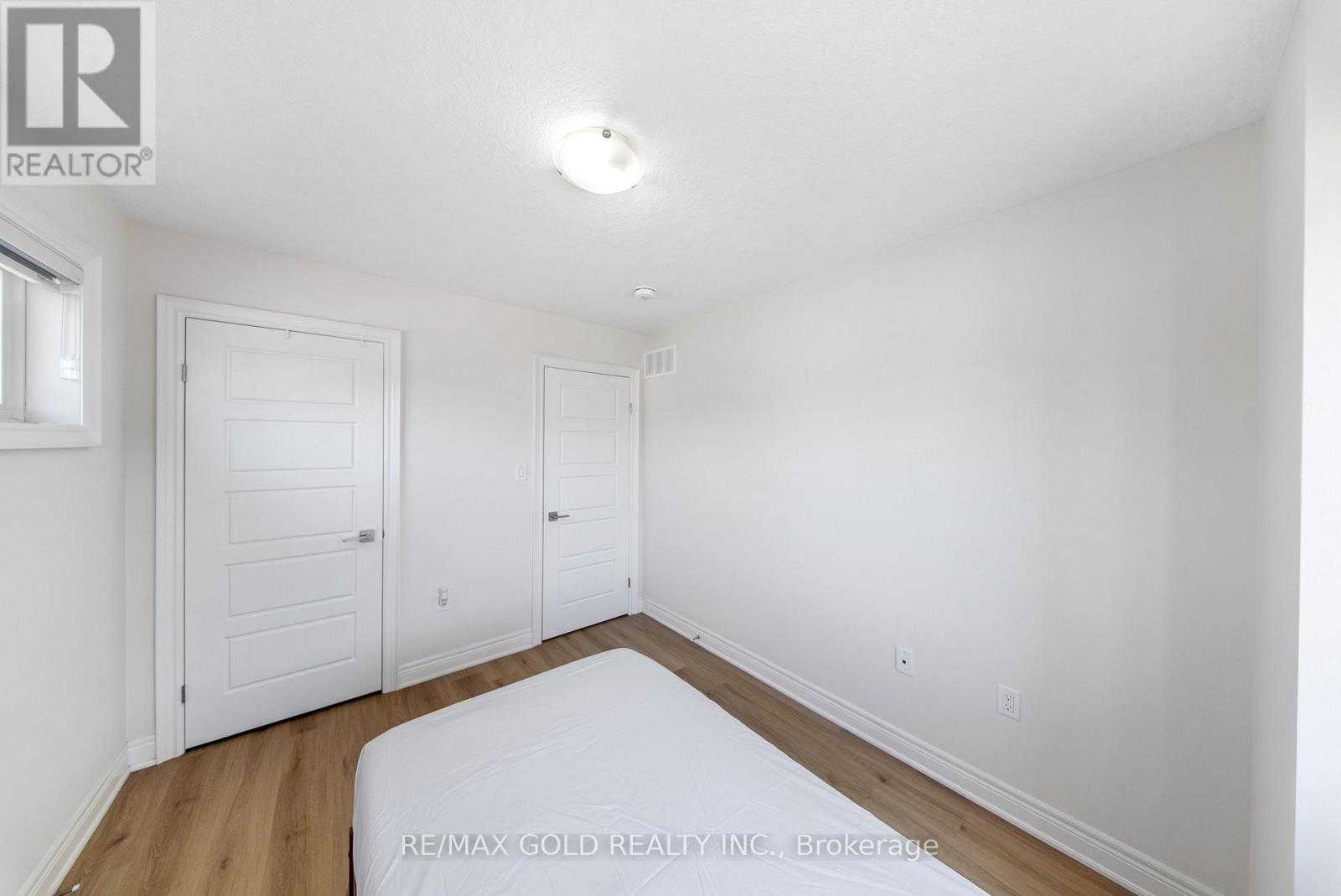 #29 166 MOUNT ALBION ROAD - 23