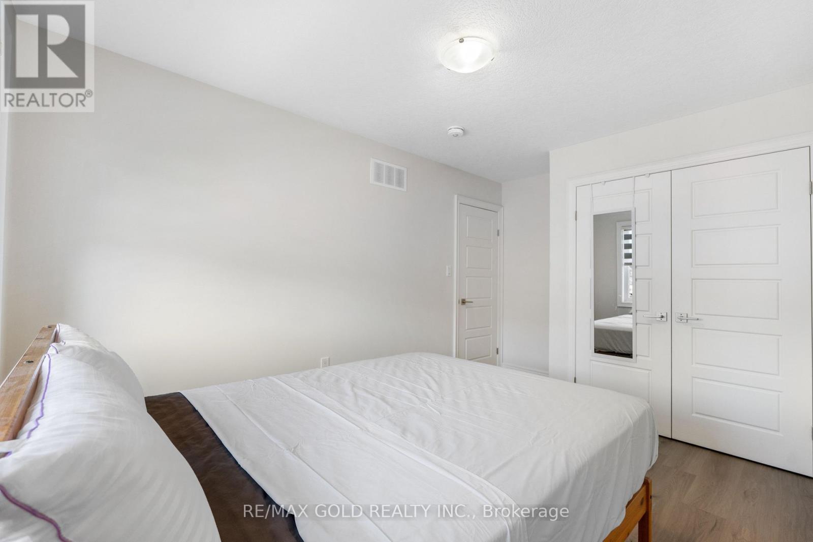 #29 166 MOUNT ALBION ROAD - 27