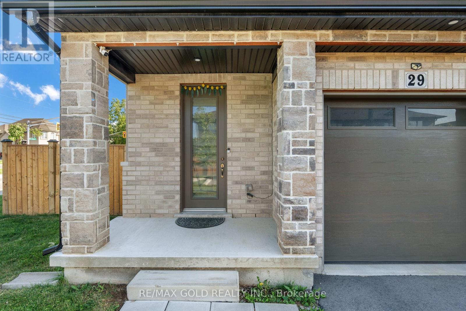 #29 166 MOUNT ALBION ROAD - 3