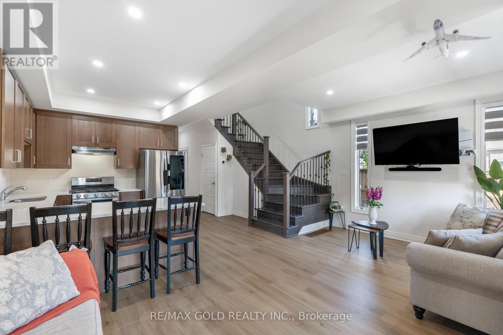 #29 166 MOUNT ALBION ROAD - 8