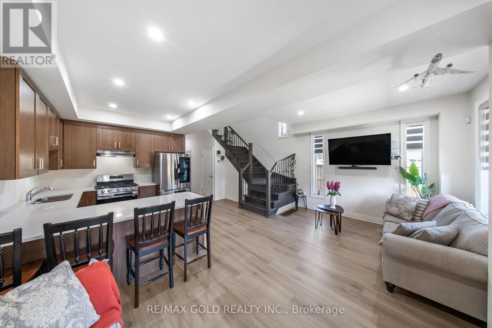 #29 166 MOUNT ALBION ROAD - 9