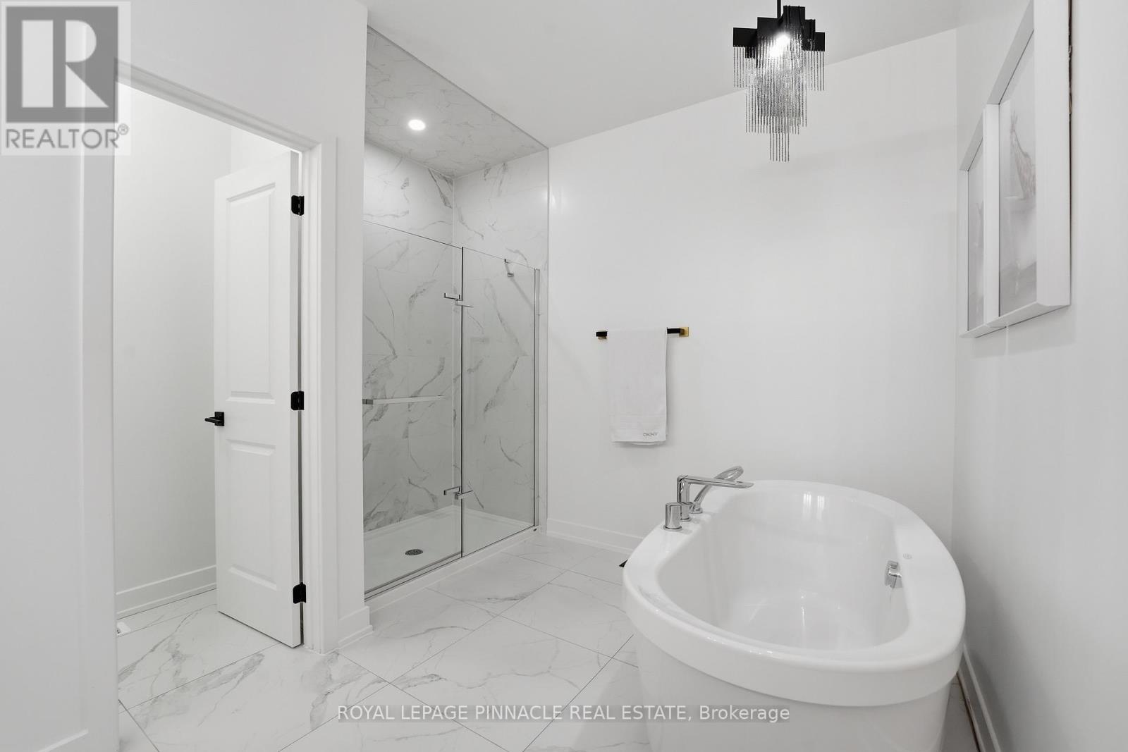 6 Bed, 5 Bath House for Sale in Ottawa – 921 BECKTON HEIGHTS, Ottawa – MLS# X13646904 - Image 38