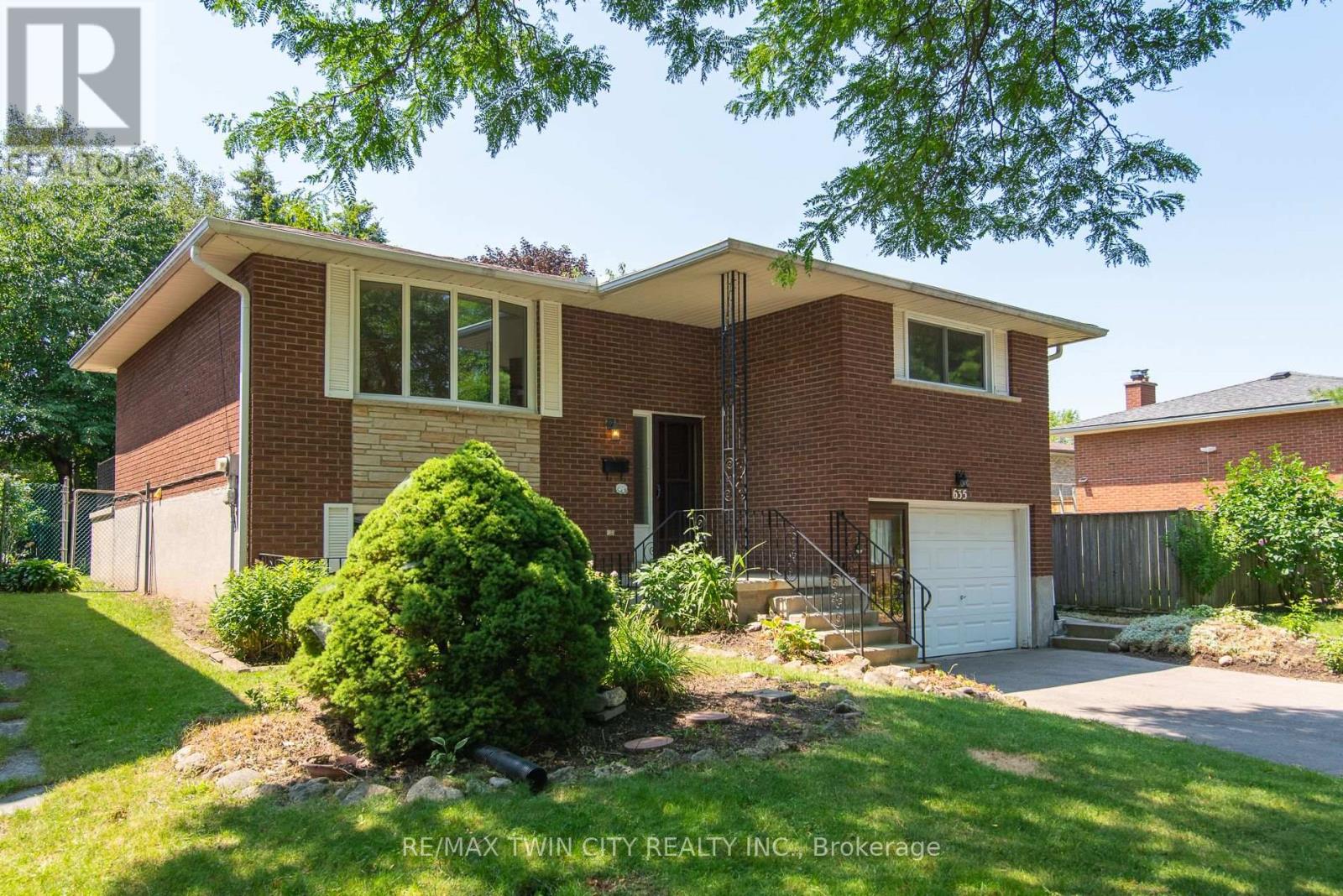 635 CEDARGROVE PLACE — photo 2
