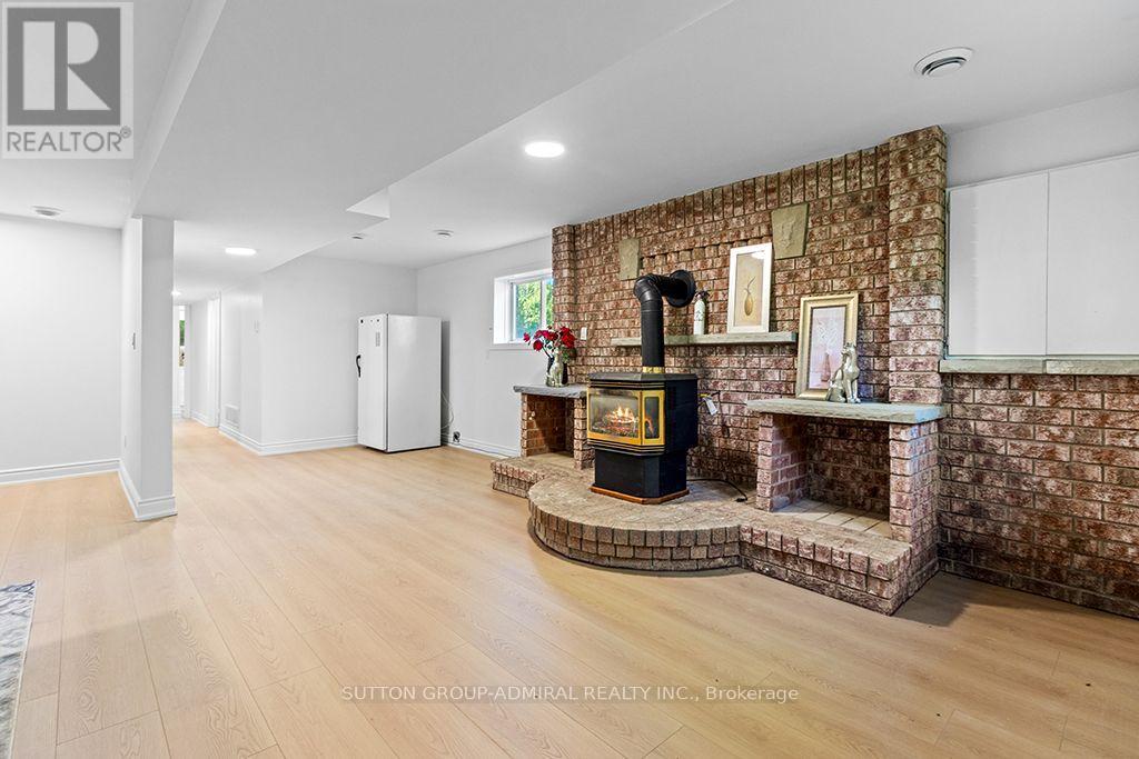 43 GRAHAM CRESCENT - 33