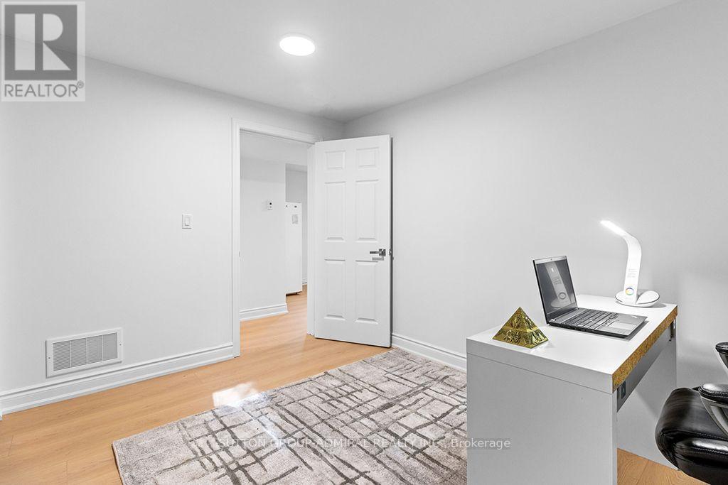 43 GRAHAM CRESCENT - 41